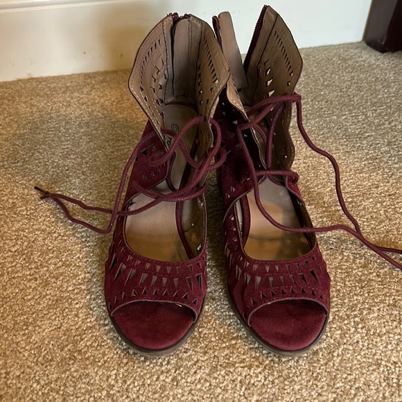 Breckelles maroon peep toe lace up shoes - Picture 3 of 5